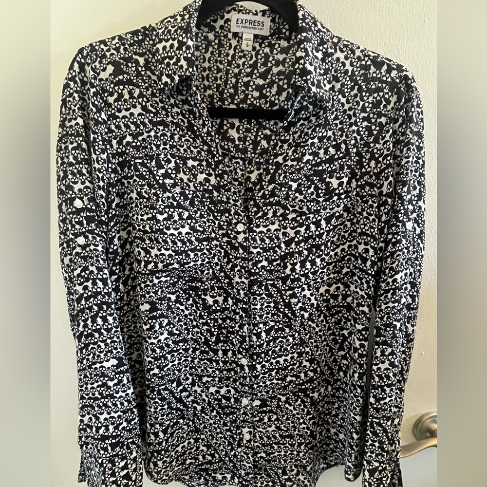 Express Portofino Abstract Skull Button-down Women’s Shirt